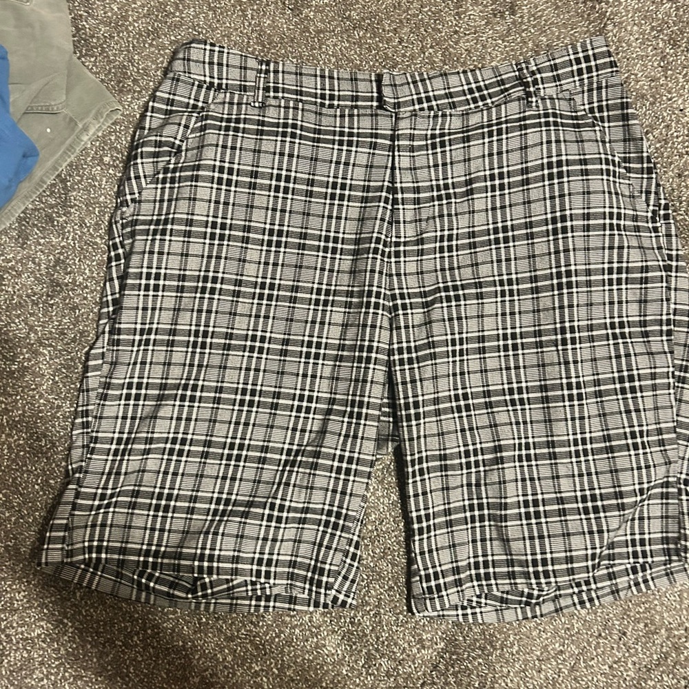 Hot Topic Black and White Checkered Women’s Shorts